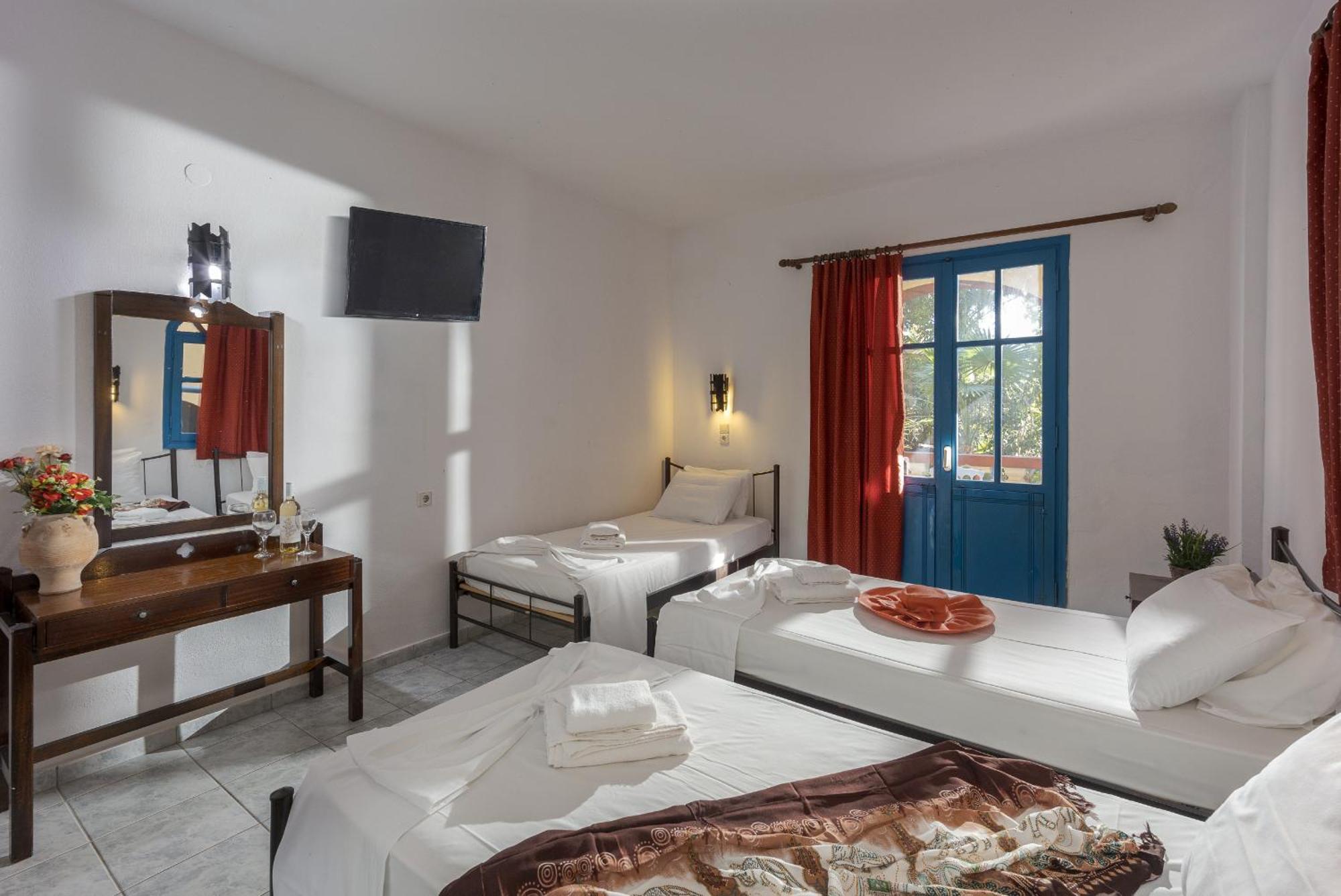 Palm Bay By Estia Hotel Sissi  Bagian luar foto