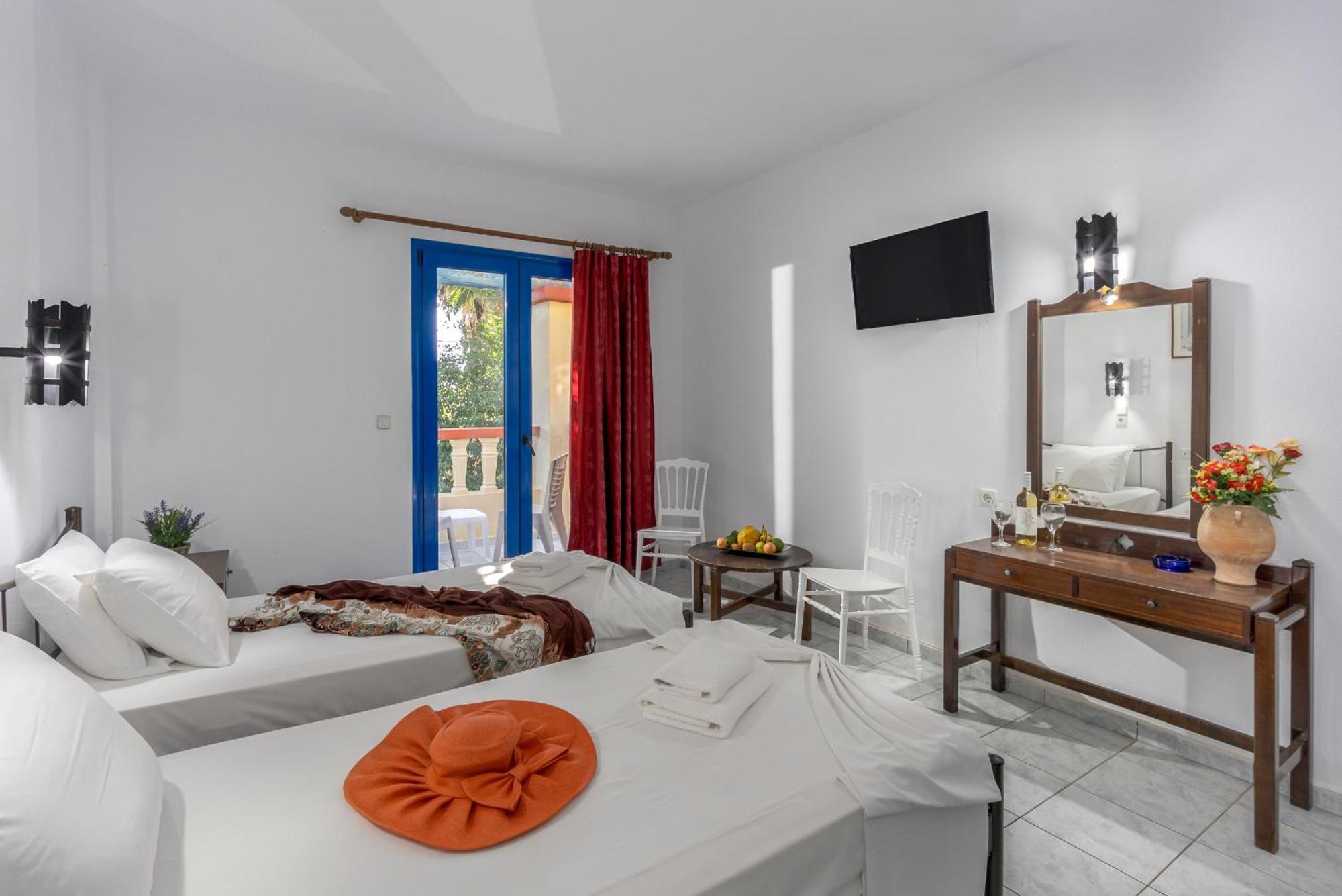 Palm Bay By Estia Hotel Sissi  Bagian luar foto